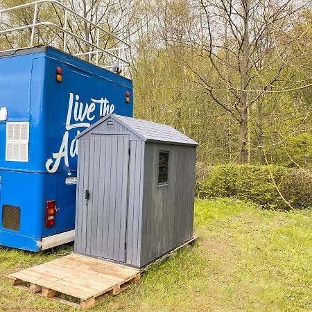 Готель Delightful 2 Bed Double Decker Bus With Hot Tub Акфілд Екстер'єр фото