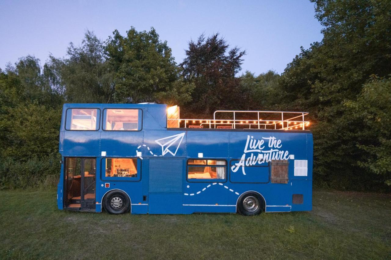 Готель Delightful 2 Bed Double Decker Bus With Hot Tub Акфілд Екстер'єр фото